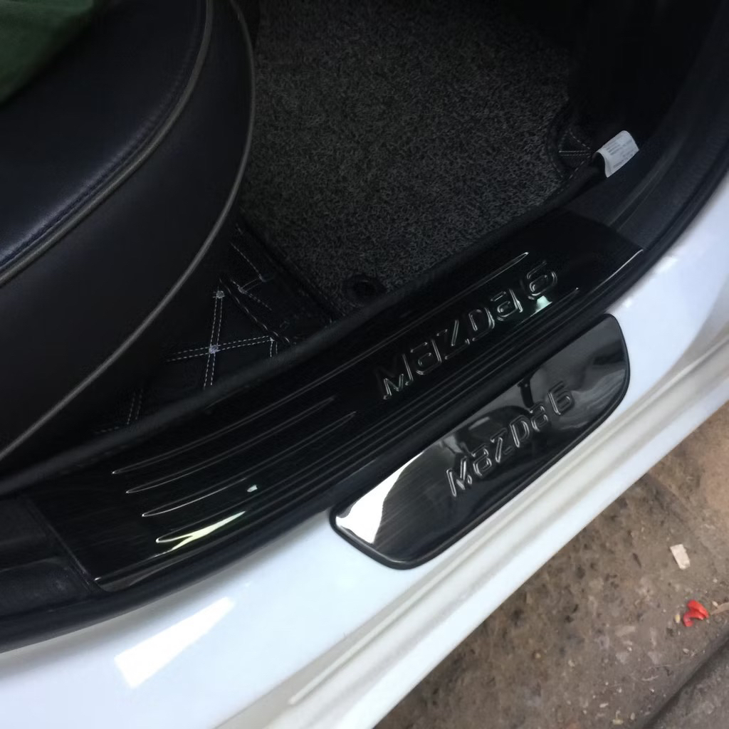 Ốp bậc cửa, nẹp bước chân xe Mazda 6 2016-2023 vân Titan hàng cao cấp