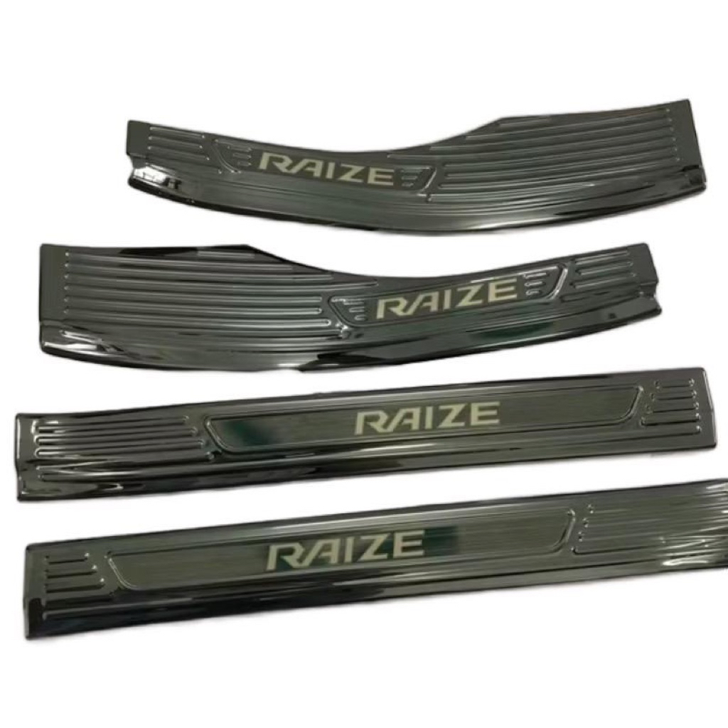 Ốp bậc cửa, nẹp bước chân xe Toyota Raize 2021-2025 vân Titan hàng cao cấp