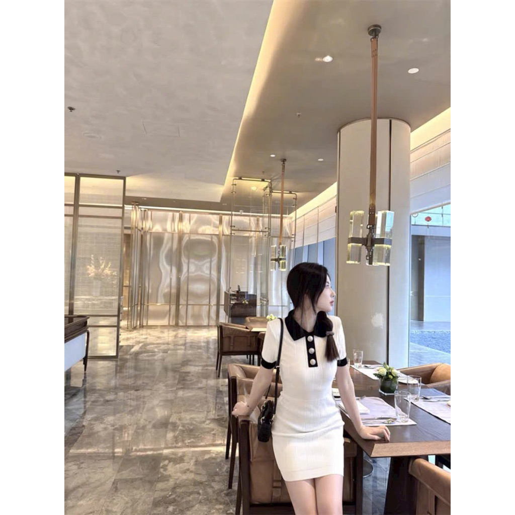 Đầm body ngắn len nút sieu câp vuýp