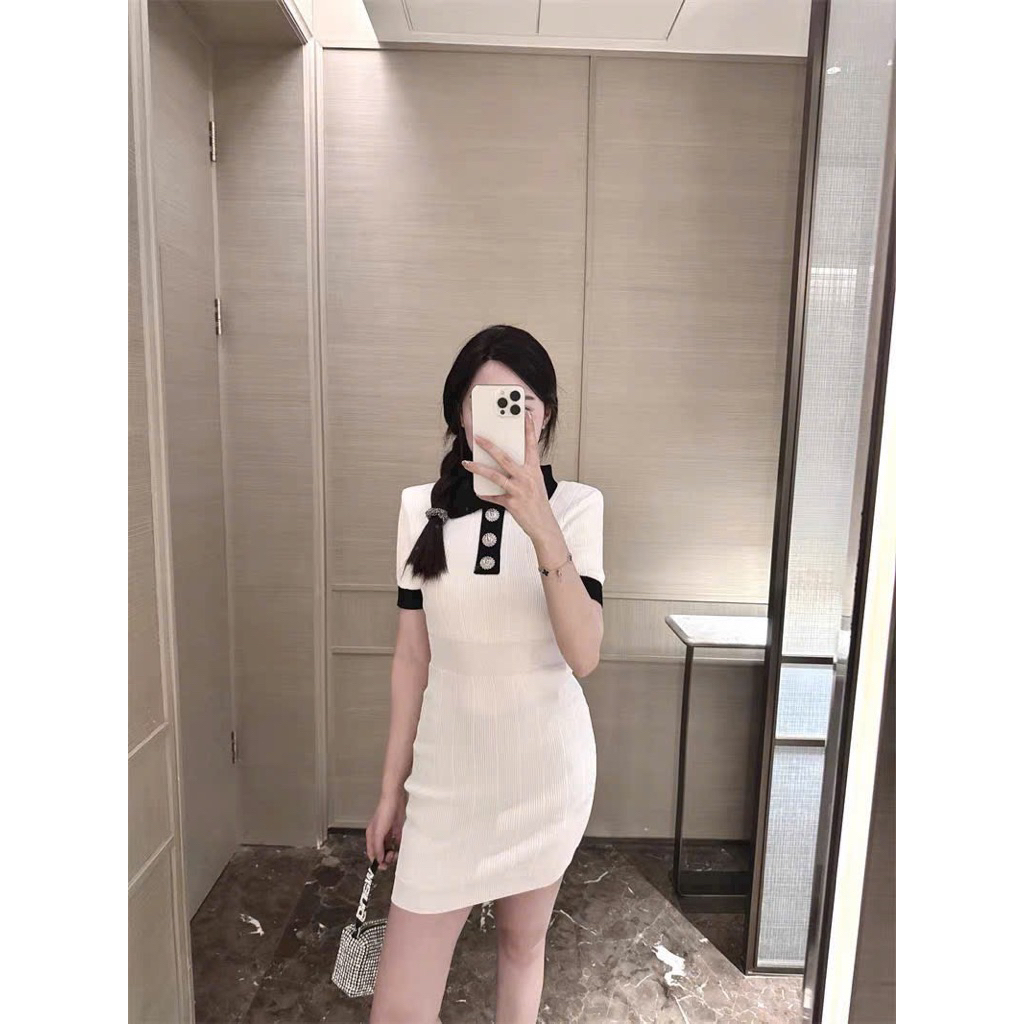 Đầm body ngắn len nút sieu câp vuýp