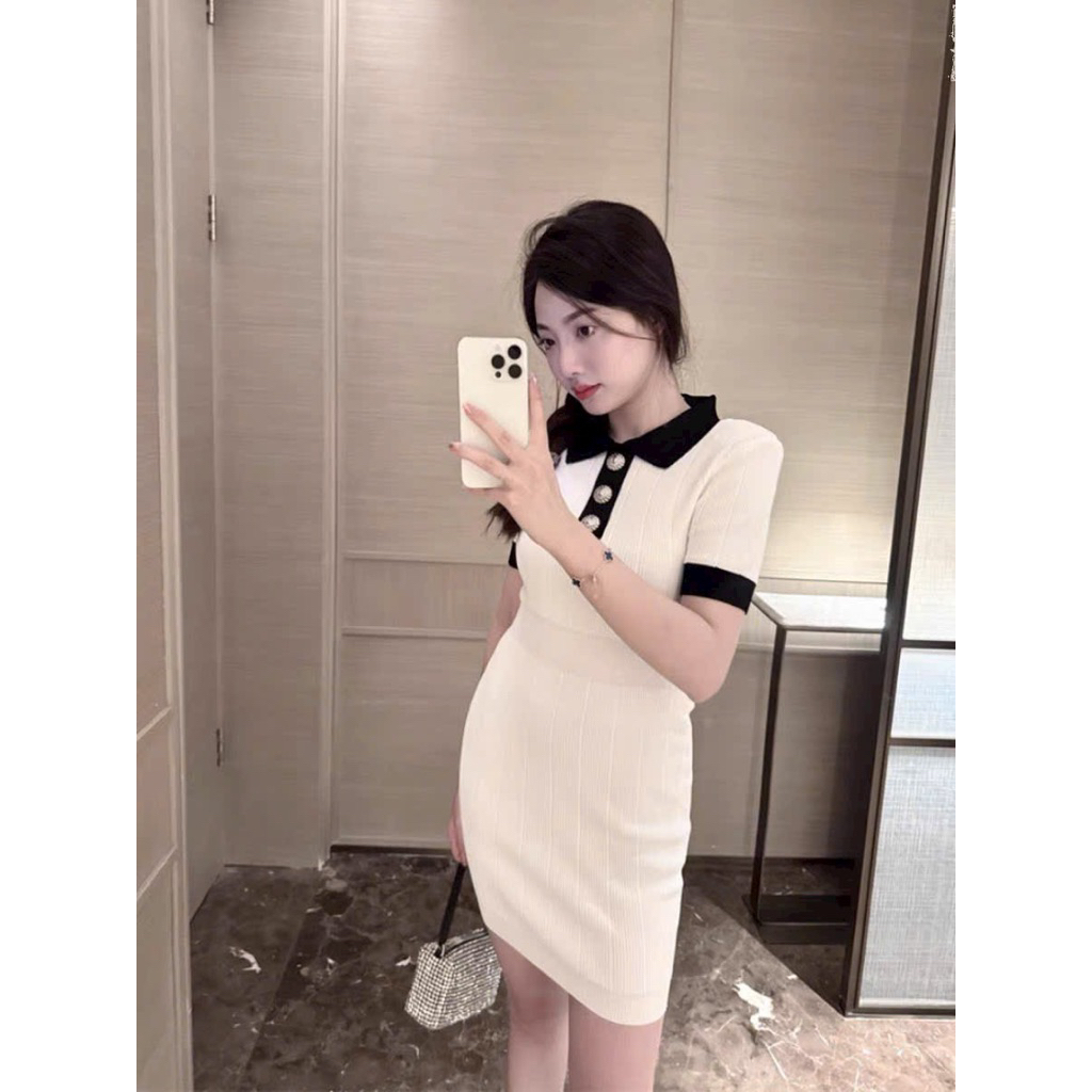 Đầm body ngắn len nút sieu câp vuýp