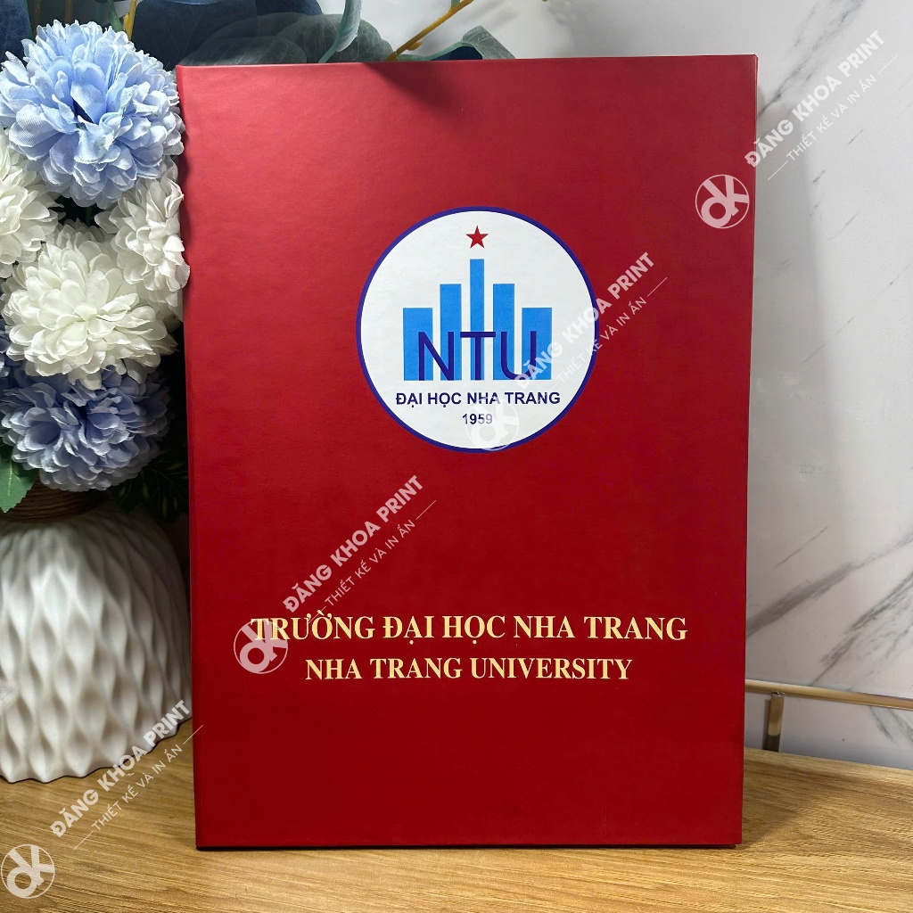 [Link 1] Bìa đựng bằng khen, bìa đựng chứng chỉ, bìa chụp ảnh kỷ yếu các trường đại học, cao đẳng mẫu sẵn