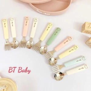 Set thìa dĩa đa sắc màu Bar rot thiết kế kết hợp màu sắc hài hòa, họa tiết đáng yêu