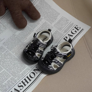 Giày sandal đế mềm phong cách hàn quốc cho bé (form nhỏ + 1 size ạ)