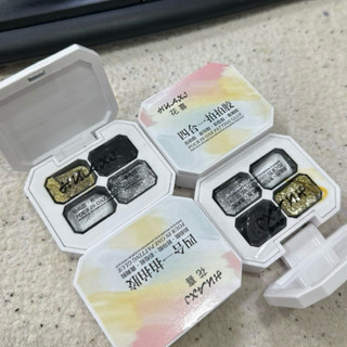D18 Set Dặm HUAXI 4 Màu Cơ Bản – Phấn Dặm Trang Điểm, Mịn Da, Kiềm Dầu, Tông Tự Nhiên