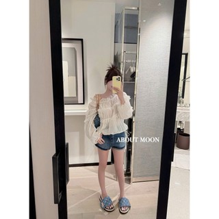 Áo trễ vai tơ nhún bèo bồng xếp tầng tua rua trong dễ phối nhiều phong cách xinh xắn cho nàng đi chơi - BaoTrang.clothes