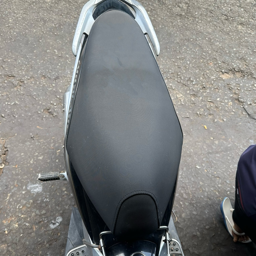 Da yên Honda Air Blade đời đầu kiểu zin (sử dụng kim bọc yên)
