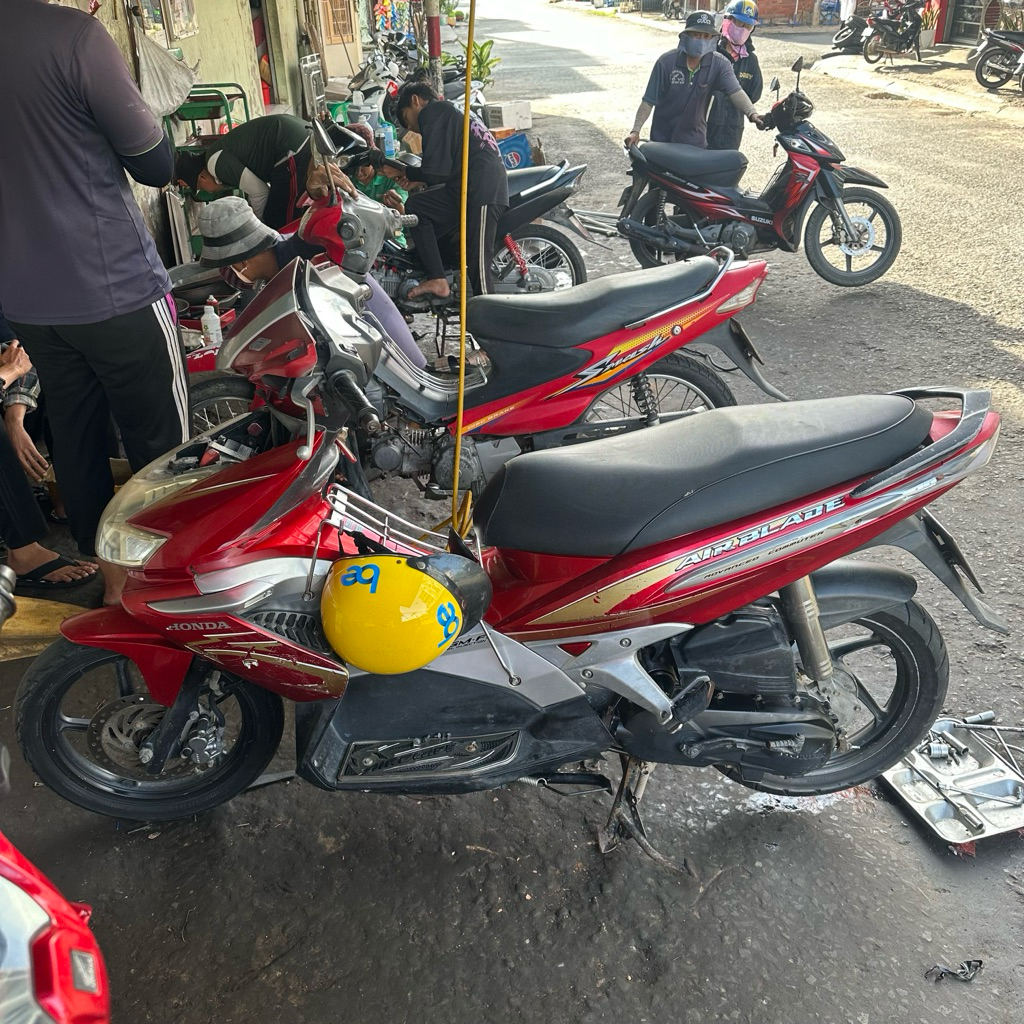 Da yên Honda Air Blade đời đầu kiểu zin (sử dụng kim bọc yên)