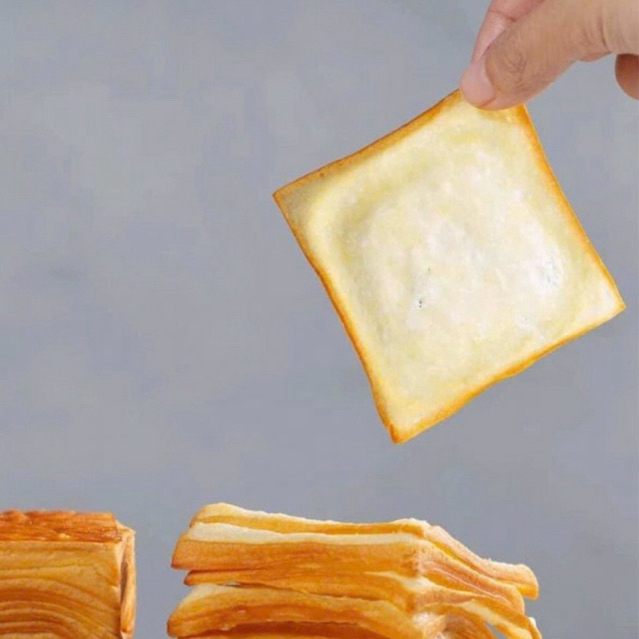 (Thùng 10 cái ) BÁNH MÌ BƠ SỮA NGÀN LỚP ZhongLing