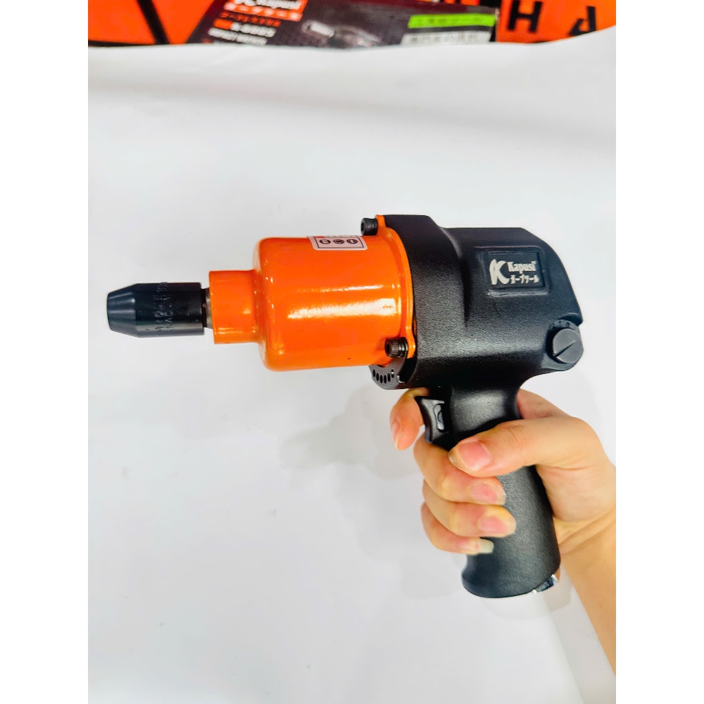 Máy siết bulong 2 búa khí nén hệ 1/2 inch hộp kèm 10 đầu khẩu K1810 hãng KAPUSI TOOLS Nhật Bản, lực siết max 1000Nm