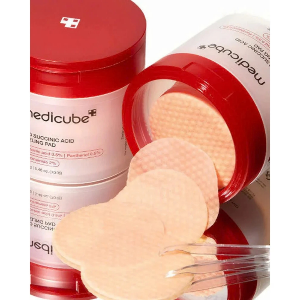 Toner Pad Hỗ Trợ Dịu Mụn Medicube Red Succinic Acid Peeling Pad 155g (70 miếng)
