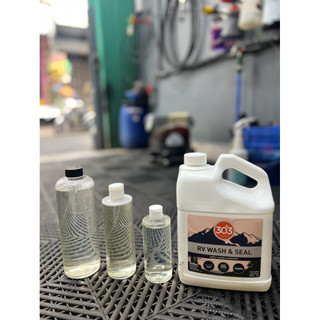 ( CÓ Chiết ) Xà phòng có Ceramic tạo độ bóng cao, bảo vệ xe chống tia UV 30ngày - 303 RV Wash & Seal