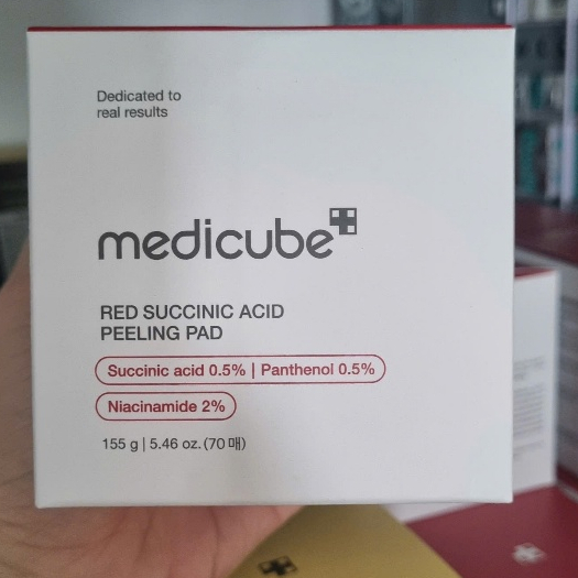 Toner Pad Hỗ Trợ Dịu Mụn Medicube Red Succinic Acid Peeling Pad 155g (70 miếng)