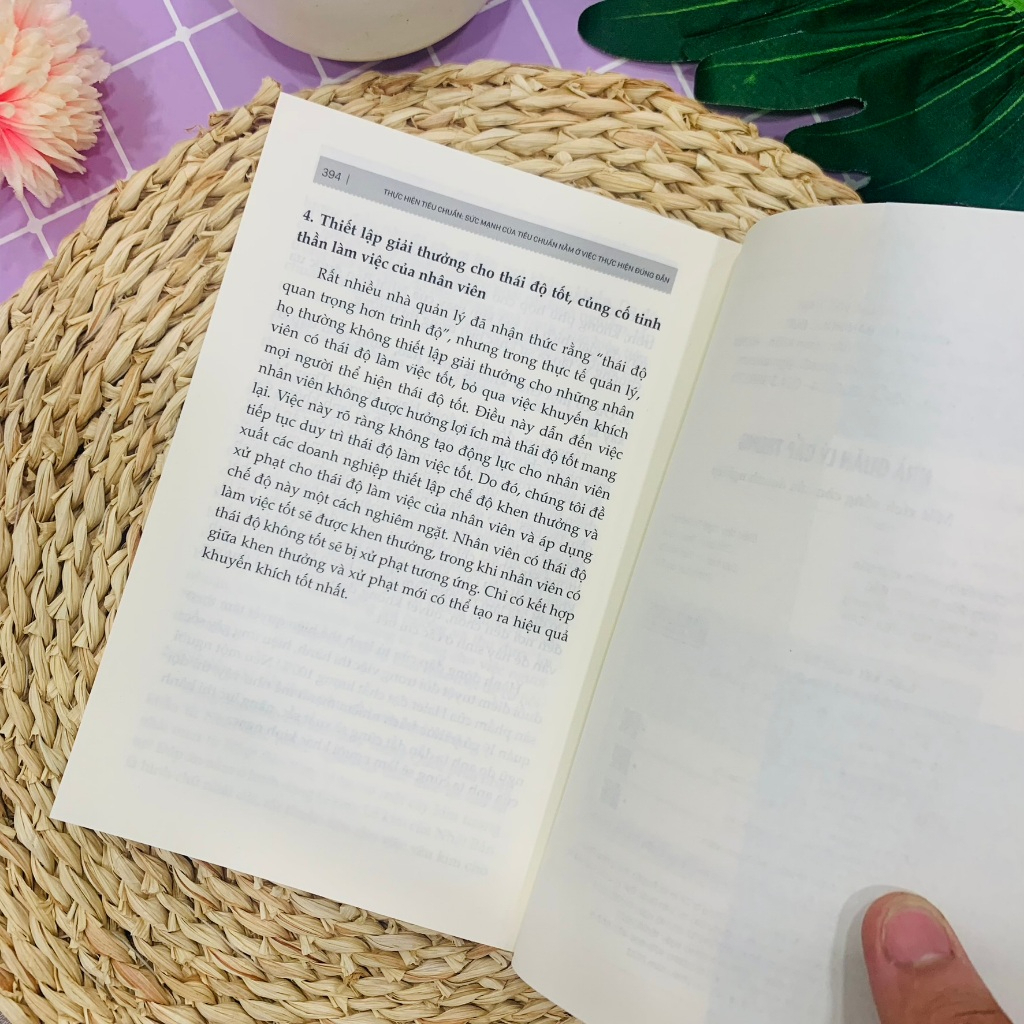 Sách - Nhà Quản Lý Cấp Trung: Mắt Xích Sống Còn Của Doanh Nghiệp - Bizbooks