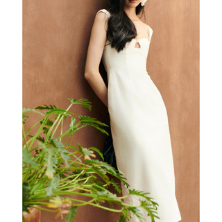 WHITE BY NHI - Đầm kaki dáng dài ôm body cut-out ngực - Sirroco Dress