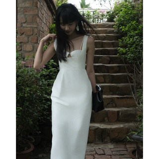 WHITE BY NHI - Đầm kaki dáng dài ôm body cut-out ngực - Sirroco Dress