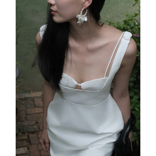 WHITE BY NHI - Đầm kaki dáng dài ôm body cut-out ngực - Sirroco Dress