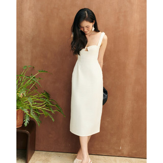 WHITE BY NHI - Đầm kaki dáng dài ôm body cut-out ngực - Sirroco Dress
