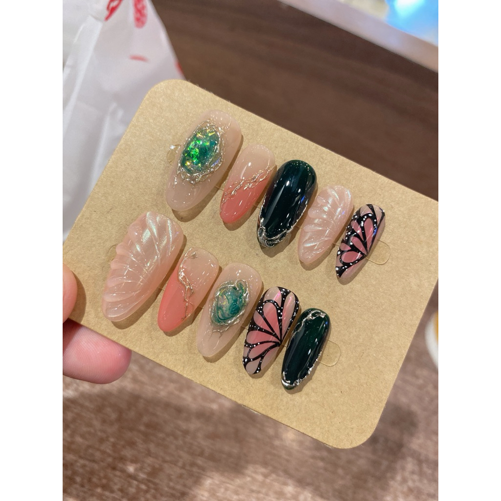 340. nailbox xanh lá đen
