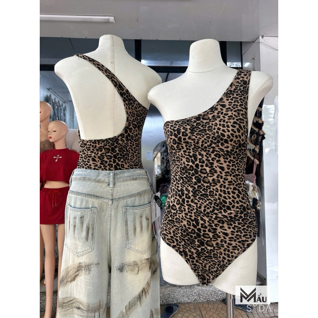 Áo body suits lệch vai phối hoạ tiết mix đồ siu chất