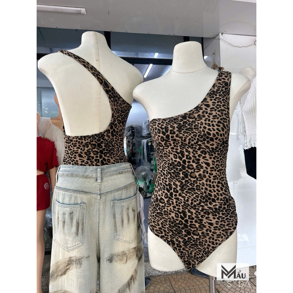 Áo body suits lệch vai phối hoạ tiết mix đồ siu chất