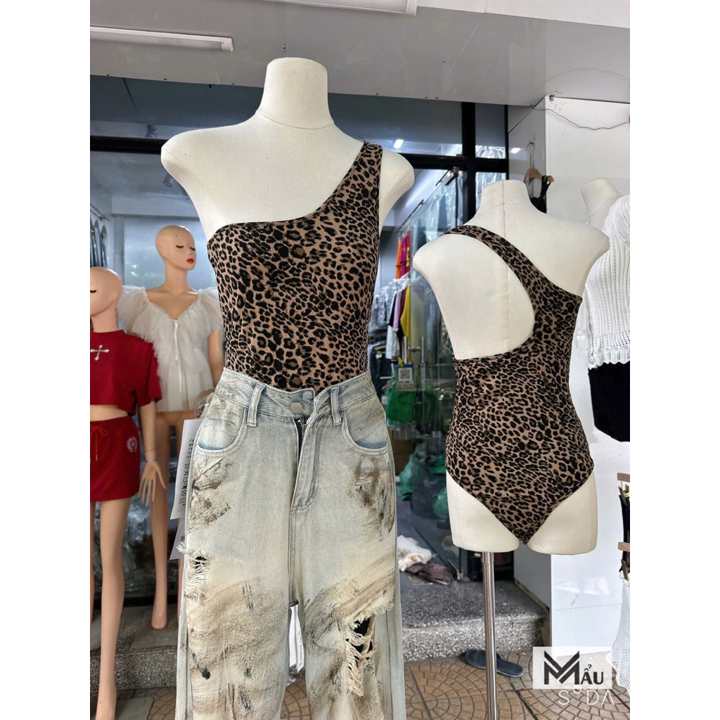 Áo body suits lệch vai phối hoạ tiết mix đồ siu chất