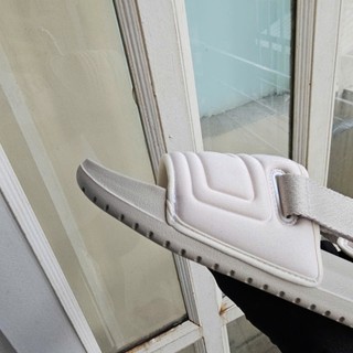 Dép quai ngang có quai hậu tháo rời, mang 2 kiểu, nam nữ, hottrend hiện nay