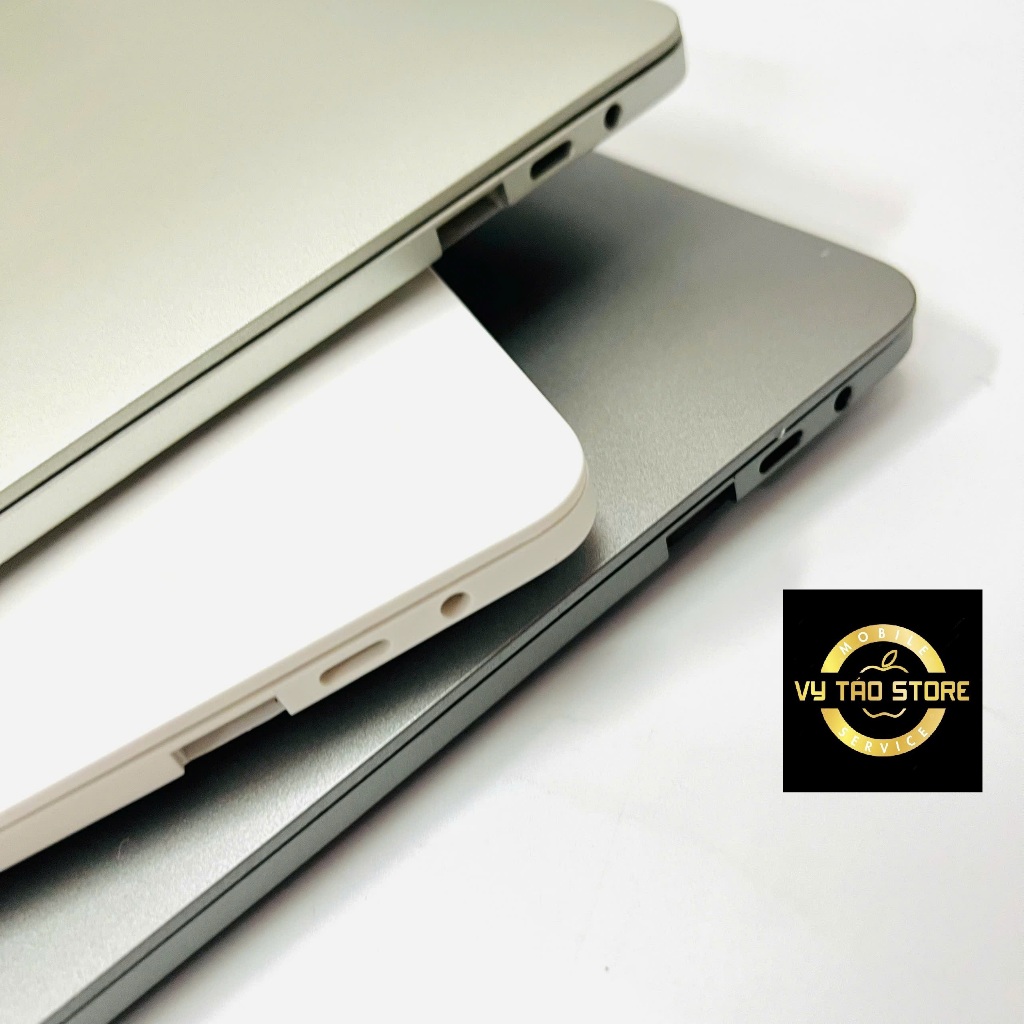 MÔ HÌNH ĐẠO CỤ MÔ PHỎNG TRƯNG BÀY MAC BOOK 13.3INCH MÀU XÁM, TRẮNG, BẠC CAO CẤP TỈ LỆ (1:1) CÓ LOGO TÁO