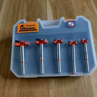 Bộ mũi khoét gỗ KAPUSI 5 chi tiết K-6280, cỡ từ 15-35mm thép carbon cứng và sắc bén