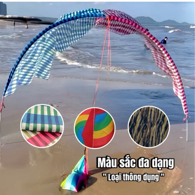 Lều bay che nắng biển gấp gọn loại thông dụng mix màu ngẫu nhiên (Huy Phạm)