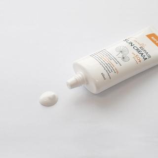 KEM CHỐNG NẮNG NÂNG TONE RAU MÁ HIP'S - 60ML