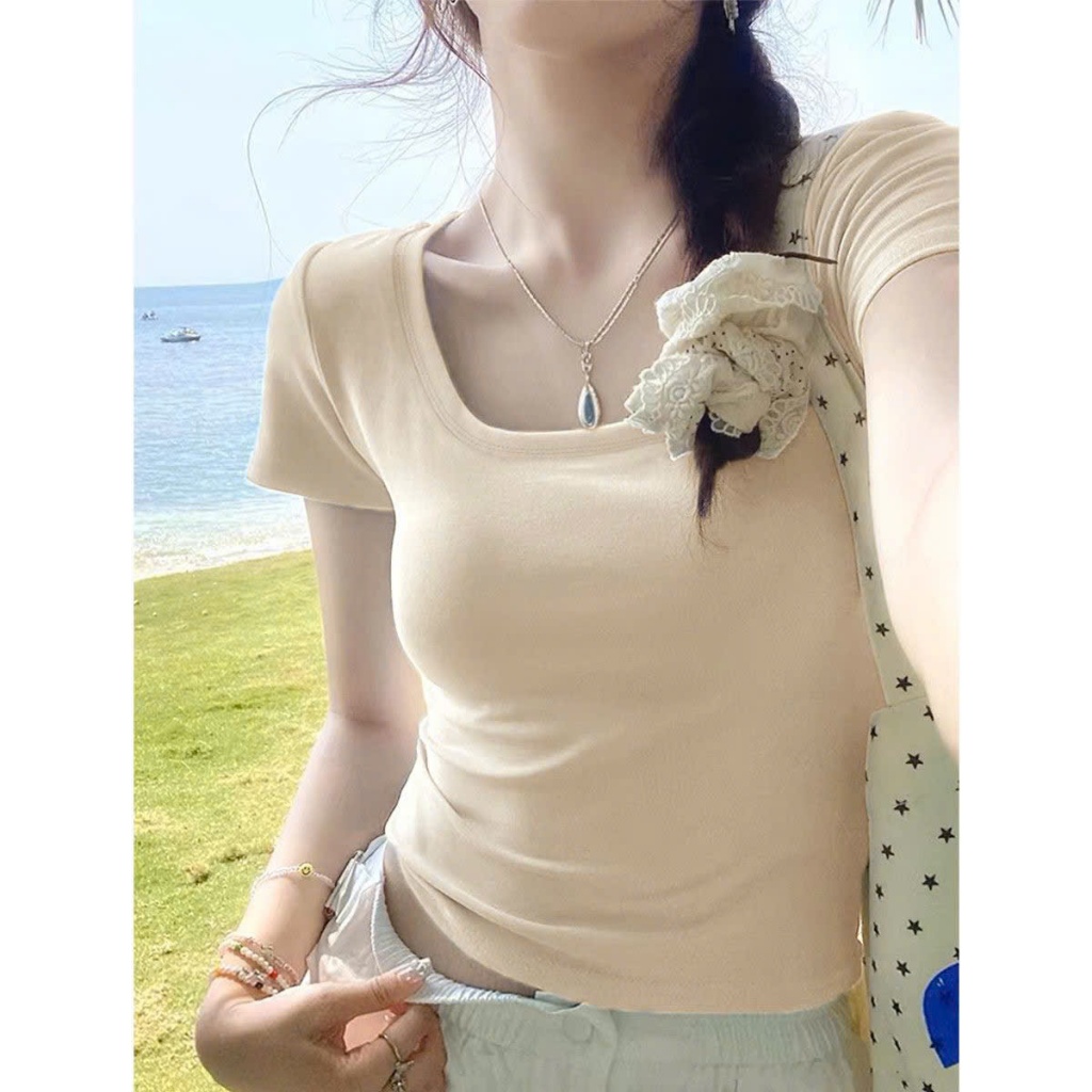 Be sữa cổ vuông