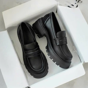 Giày loafer nữ mũi tròn chất nhẹ êm đế cao 5cm thời trang hottrend P-005