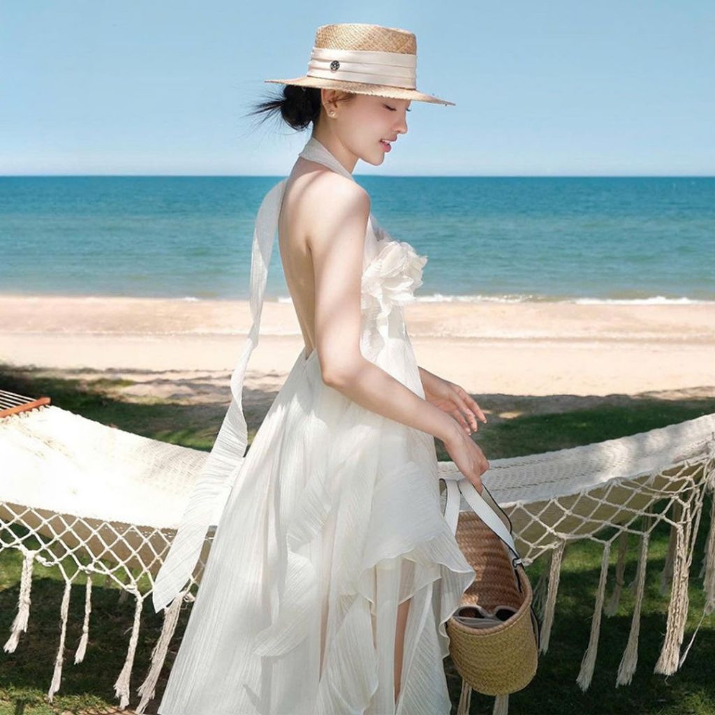 YNN STUDIO Đầm cổ yếm hở lưng đi biển dáng dài maxi hoa 3D (Dáng xuông rộng ko chiết eo)