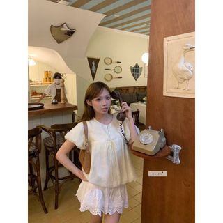 𝐕𝐢𝐯𝐢𝐚𝐧 𝐓𝐨𝐩 - Áo babydoll, áo tay phồng phối nút phong cách Hàn Quốc nhien.official NAS00006