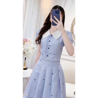 Set váy thời trang nữ chất Lụa kẻ sọc trẻ trung cổ bèo lá áo tay ngắn phồng in nơ nhỏ xinh có nút cài phối váy maxi xoè