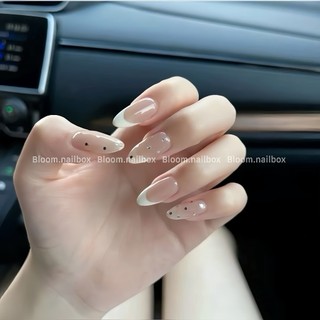[B94] Móng úp thiết kế chấm bi bạc hot hit design by Bloom.nailbox thon tay đi chụp ảnh đi chơi rất xinh