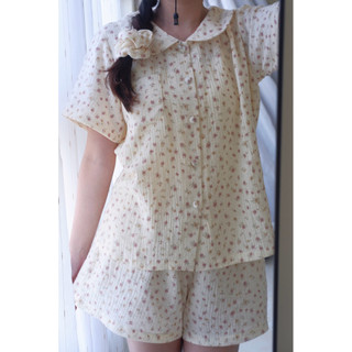 Đồ ngủ nữ tay ngắn quần đùi – Pyjama vải xô muslin cổ sen hoạ tiết | KNG.studio (Tặng kèm dây buộc tóc scrunchies)