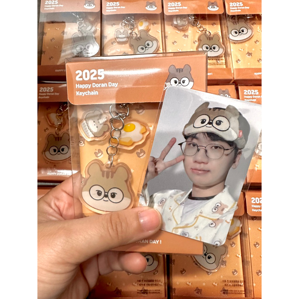 T1 FAKER/ GUMAYUSI/DORAN/KERIA/ONER BIRTHDAY KEYRING KÈM CARD