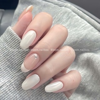 [B109] Nailbox thiết kế trắng sữa mix thạch gạo sơn gel cao cấp đính đá thanh lịch đi học đi chơi xinh by Bloom