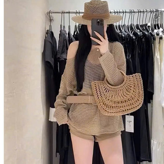 Áo Len Lưới Lệch Vai From Oversize Màu Nâu Tây Kèm ĐAI VÁY DA Bản To Cá Tính