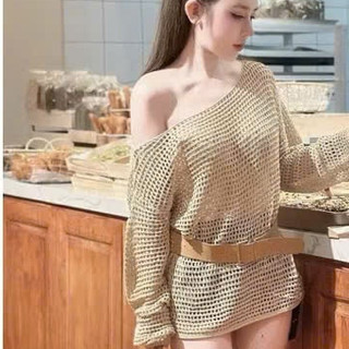 Áo Len Lưới Lệch Vai From Oversize Màu Nâu Tây Kèm ĐAI VÁY DA Bản To Cá Tính