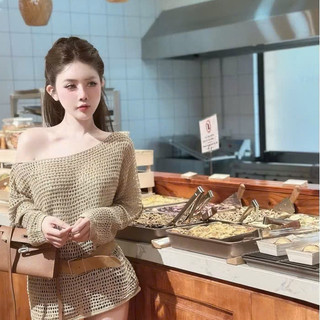 Áo Len Lưới Lệch Vai From Oversize Màu Nâu Tây Kèm ĐAI VÁY DA Bản To Cá Tính