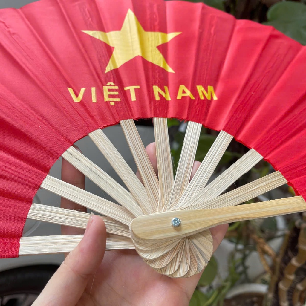 Combo 10  Quạt vải Cờ Đỏ Sao Vàng đường kính 48cm -57cm  - Quạt Vải Lụa Loại Dày Đẹp Dùng Biểu Diễn, Cổ Động Quốc Kh