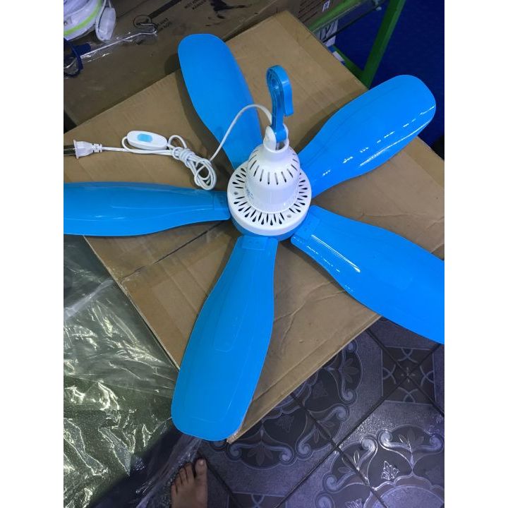 Quạt màn 920,820, 690,1050, 5 cánh  Quay mạnh , chạy êm ,dễ chịu màu sắc ngẫu nhiên