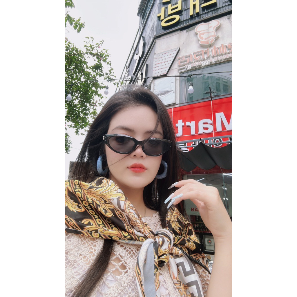 Khăn lụa hoạ tiết Versace nhiều màu