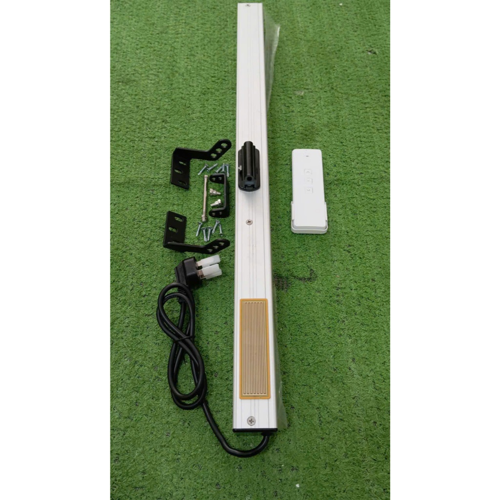 Motor xích thẳng 220V hành trình 50cm tích hợp cảm biến mưa dùng làm cửa sổ, giếng trời tự động