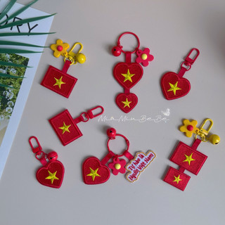 Móc khoá cờ đỏ sao vàng phù hợp làm quà tặng hoặc sử dụng trong các dịp lễ lớn của Đất Nước