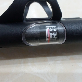 Bơm Đa Năng Gắn Xe Đạp Giyo GM-71, Max 140 PSI,Đồng Hồ Đo Áp Suất, Có Pad Treo Khung, Bơm Cho Van Nhỏ FV Và Van Lớn AV