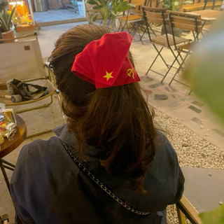 Dây cột tóc Scrunchie vuông đỏ in ngôi sao, cờ đảng Việt Nam thích hợp với các ngày lễ của Tổ Quốc